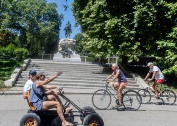 El buen clima del fin de semana se mantiene este lunes en Madrid: el calor no regresa todavía