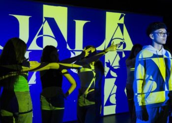 Qué hacer en Madrid esta semana: teatro adolescente en la Quinta de los Molinos, la experiencia negra de Julianknxx en el Thyssen, Wilco en concierto…