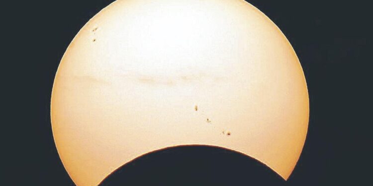 Óscar Puente se pasa a la Astronomía: abre una página web sobre los tres eclipses visibles desde España en 2026, 2027 y 2028