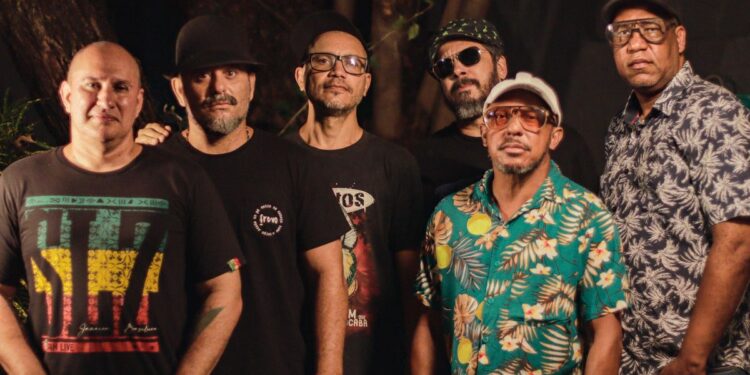 La banda brasileña Nação Zumbi celebra tres décadas de afrociberdelia y un disco mítico en Madrid