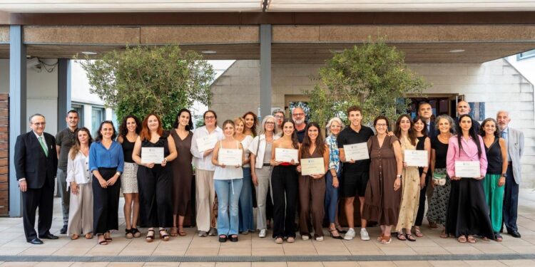 Fundación Corachan apuesta por la formación especializada y beca a nueve estudiantes de Enfermería