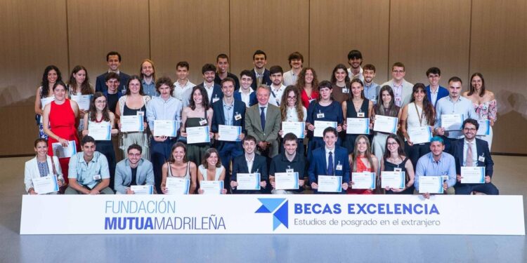 Cómo conseguir una beca para estudiar en el extranjero: Fundación Mutua Madrileña apoya a 51 jóvenes