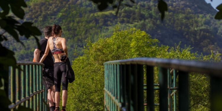 La ruta de senderismo favorita de los madrileños para huir del calor, según la revista Viajar: sombras y zonas de baño a diez minutos de la ciudad