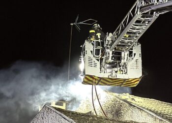 Nueve personas salen ilesas de un incendio en un chalet en Pozuelo de Alarcón