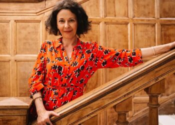 Anne Plantagenet, escritora: ‘Las políticas de gestión de muchas empresas destruyen a la persona’