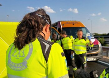 Muere un motorista de 42 años al chocar contra un vehículo detenido en el arcén de la M-40