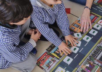 Madrid, entre las regiones con mayor gasto escolar: llevar uniforme cuesta casi 250 euros