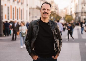 ‘De fuego cercada’, de Servando Rocha: la ciudad se arranca su mortaja