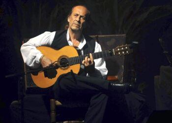 Destellos de emoción en el homenaje a Paco de Lucía en el Botánico