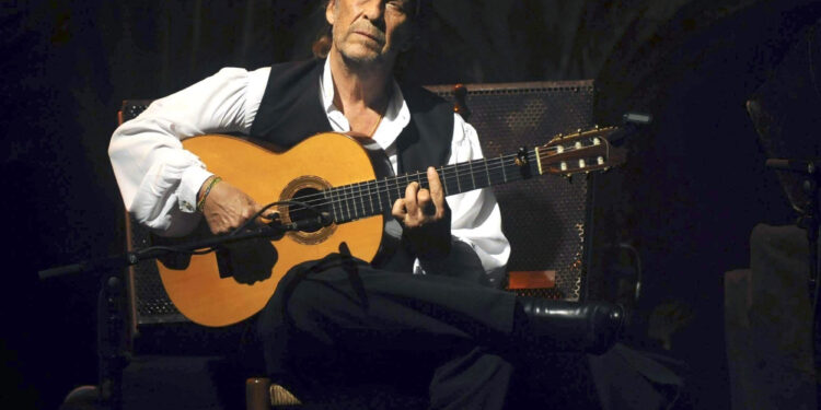 Destellos de emoción en el homenaje a Paco de Lucía en el Botánico