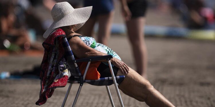 Cistitis e infecciones en verano: por qué el bañador mojado puede ser un riesgo y cómo evitarlo