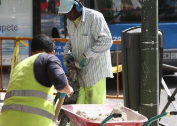 Los permisos de residencia aumentaron un 14% en Madrid en 2024, frente al 23% de media nacional