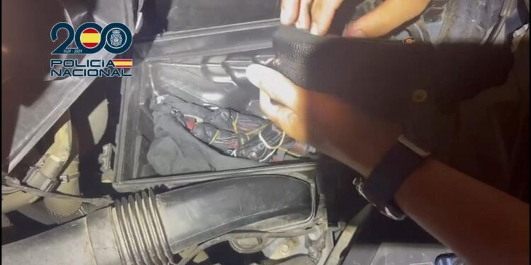 Detienen a una pareja de delincuentes por robar en más de 30 domicilios con llaves maestras decodificadoras