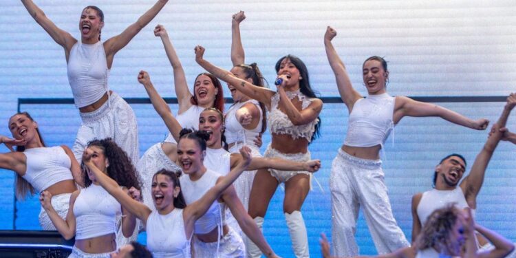 Aitana, a puñetazo limpio: revienta un Metropolitano desbocado que la corona diva de España