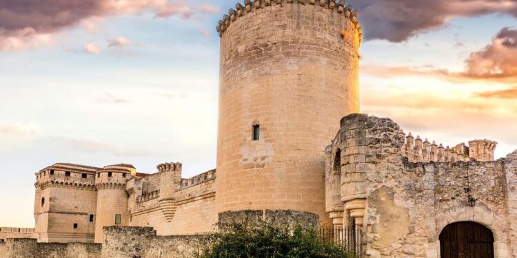 El pueblo medieval a menos de 2 horas de Madrid que tiene los encierros más antiguos: ¿lo conoces?