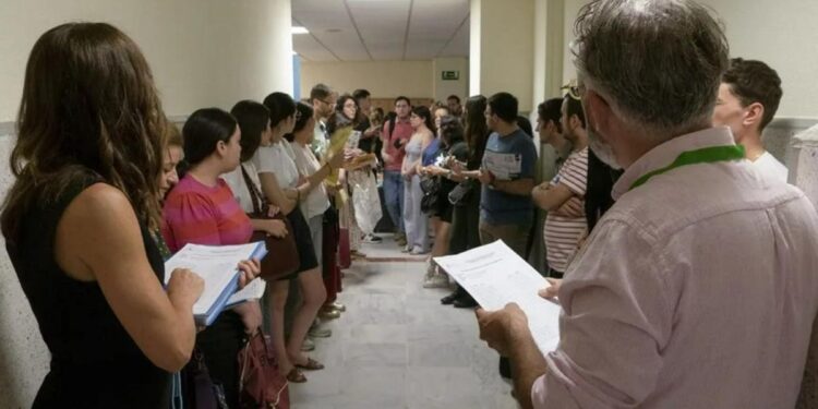 El 36% de las plazas docentes de Secundaria y FP en Madrid no se ha cubierto