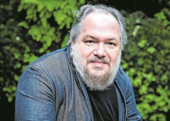 La boca habla cuando la mano escribe