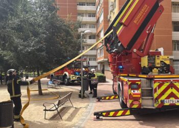 Un incendio en un piso de Fuenlabrada deja cuatro heridos, uno de ellos con una intoxicación por inhalación de humo leve