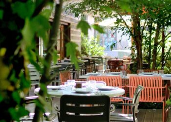 Un bosque secreto en el centro de Madrid donde el verano sabe a Italia