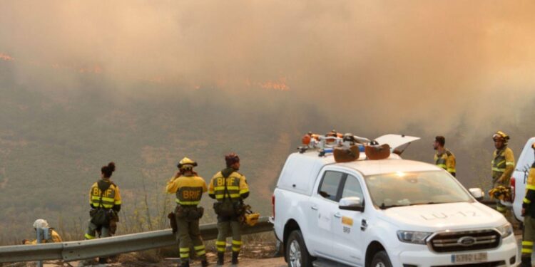 Última hora de los incendios en España: mejora la evolución de los fuegos de Zamora y León, salvo el de Fasgar