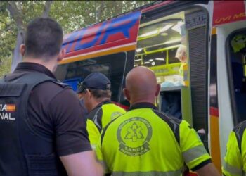 Cuatro detenidos, tres de ellos menores, por el apuñalamiento de un hombre en Puente de Vallecas vinculado a bandas juveniles