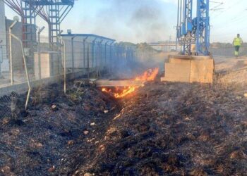 Extinguido el incendio que ha paralizado los trenes de alta velocidad entre Madrid y Barcelona: ya se ha restablecido la circulación