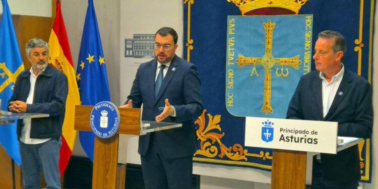 Asturias reclama una alianza del Noroeste para combatir el fuego