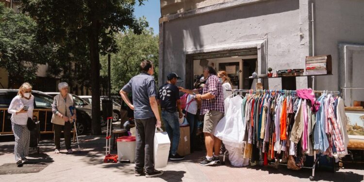 Siete mercadillos imprescindibles de Madrid, según la revista Viajar: uno para cada día de la semana