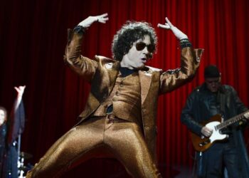 Bunbury conquista el Movistar Arena de Madrid en su reencuentro con El Huracán Ambulante