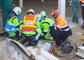 Herido grave un trabajador de 35 años tras caer desde una altura de cuatro metros en Alcorcón