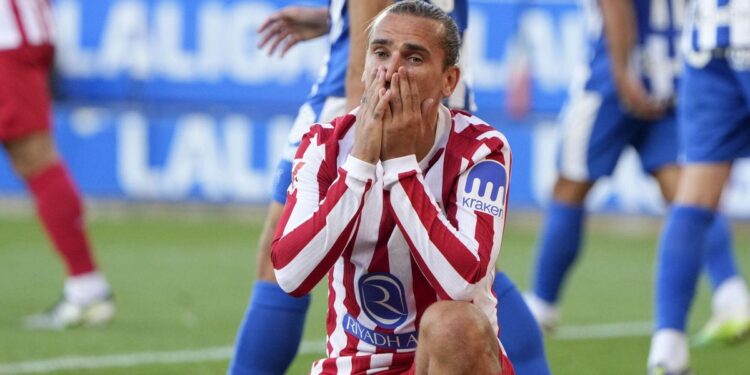 El Atlético también tropieza en Mendizorroza y sigue sin conocer la victoria