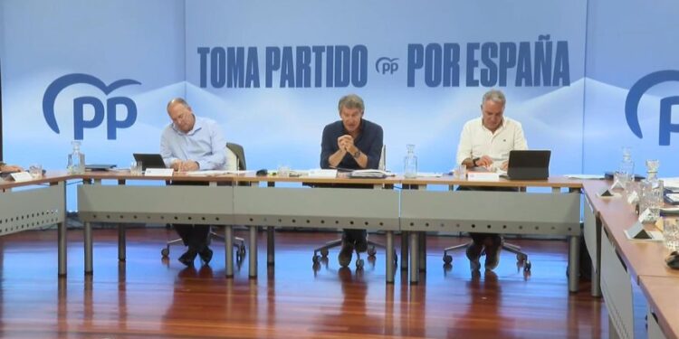 Los barones del PP se reúnen en un restaurante de Murcia