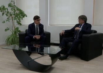 Illa y Puigdemont inician su reunión en Bruselas