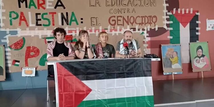 Los docentes levantan ‘de forma temporal’ el encierro en el Círculo de Bellas Artes tras el anuncio del embargo de armas a Israel