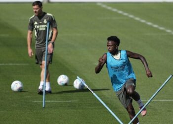 Real Madrid – Espanyol: sin Huijsen, pero con Vinicius para mantener el trono de LaLiga
