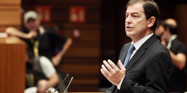 Mañueco defiende que el operativo respondió ‘desde el primer momento’, pero hubo un ‘cóctel perverso’