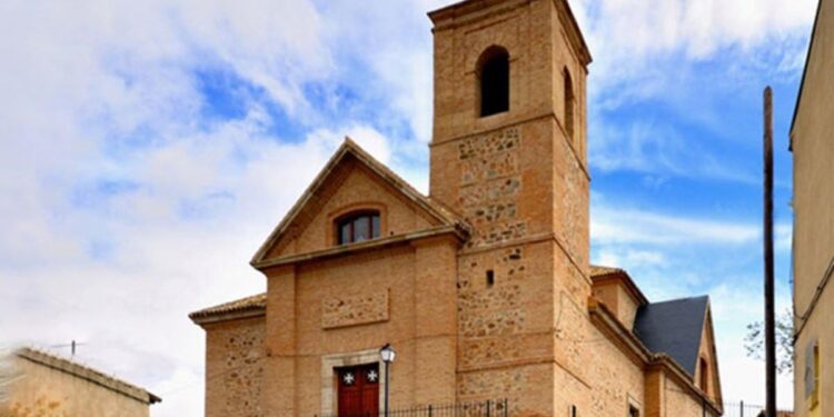 Este pueblo de la provincia de Toledo busca vecinos y vende casas por 20.000 euros: está a una hora de Madrid