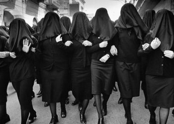 El archivo de Madrid que guarda tus fotografías para que no desaparezcan: ‘Algunas las ceden los propios vecinos’