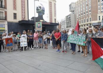 Los nombres de los 18.500 niños ‘asesinados’ en Gaza, recitados en el centro de Madrid