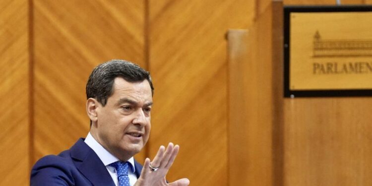 Juanma Moreno se desmarca de la línea oficial del PP y reconoce el ‘genocicio’ de Israel en Gaza