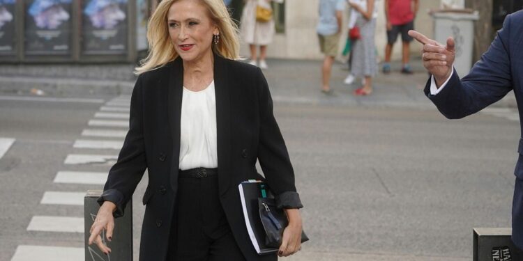 Una exasesora de la Comunidad de Madrid, condenada a dos años de prisión por el ‘caso Máster’ de Cifuentes