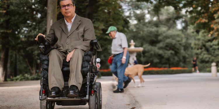 El Retiro, un Patrimonio de la Humanidad inaccesible: ‘Ni se señalizan los baños ni hay fuentes adaptadas a la discapacidad’