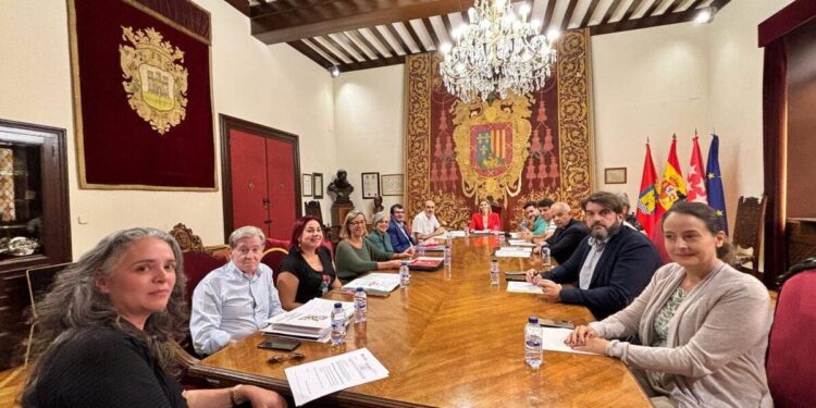 Alcalá de Henares otorga el Premio Ciudad Patrimonio Mundial al Gobierno de Aragón