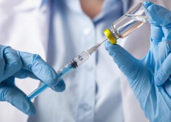 El Gobierno de Ayuso compra 1,9 millones de vacunas de la gripe y el virus del papiloma humano