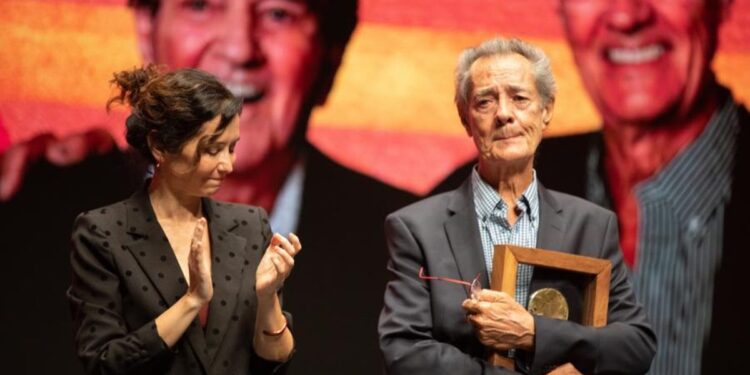 Las lágrimas de emoción de Ramón Arcusa, el Dúo Dinámico, al recordar a su compañero Manuel de la Calva: ‘Ojalá estuvieras aquí’