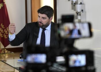 Entrevista a López Miras: el presidente de Murcia critica duramente la actitud de Sánchez