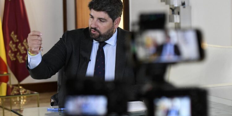 Entrevista a López Miras: el presidente de Murcia critica duramente la actitud de Sánchez