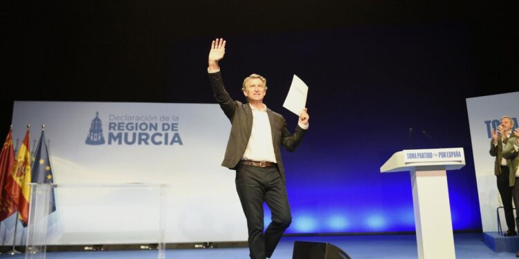 Feijóo carga contra la esposa del presidente del Gobierno por ‘esconderse’ del juez y avisa: ‘Sánchez va a acabar mal’