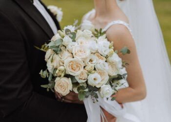 Arganzuela, el paraíso de las bodas civiles de Madrid: meses de lista de espera para casarse en la Casa del Reloj