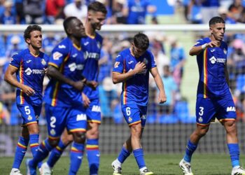 El Getafe baja de la nube al Oviedo (2-0)